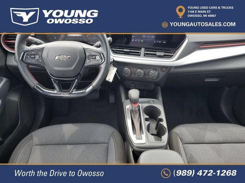 Used 2024 Chevrolet Trax RS FWD image 20