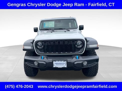 Used 2024 Jeep Wrangler Unlimited AWD/4WD image 2