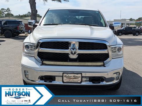 Used 2017 RAM 1500 Laramie w/ Convenience Group AWD/4WD image 3