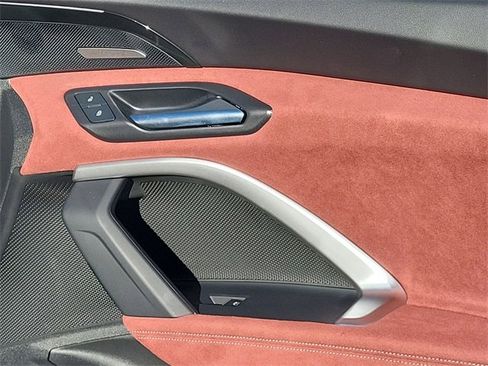 New 2025 Audi SQ5 Prestige image 18