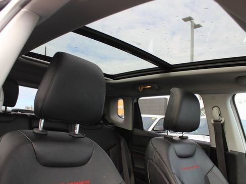 Used 2022 Jeep Compass Trailhawk w/ Sun and Sound Group image 33