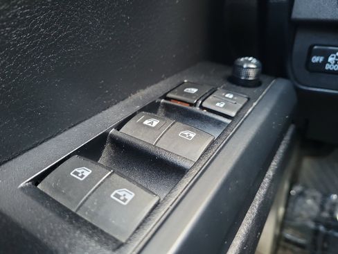 Certified 2019 Toyota Tacoma SR w/ SR Convenience Package image 17