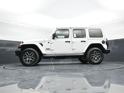 Used 2025 Jeep Wrangler Unlimited Sahara AWD/4WD image 45