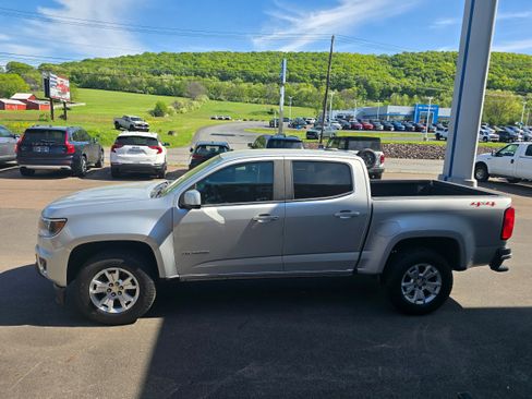 Used 2019 Chevrolet Colorado LT w/ LT Convenience Package AWD/4WD image 4