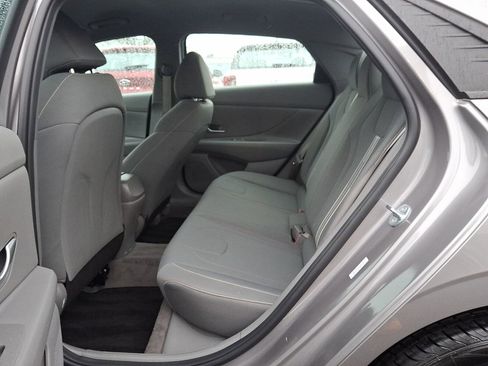 Certified 2023 Hyundai Elantra SEL w/ Cargo Package image 9