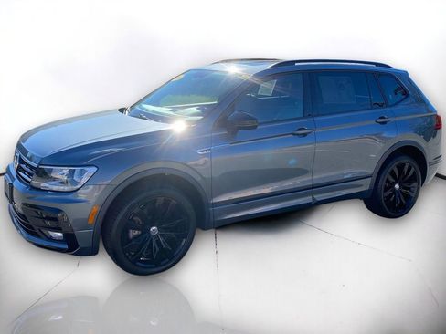 Used 2020 Volkswagen Tiguan SE R-Line image 2