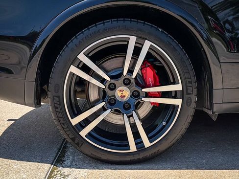 Used 2014 Porsche Cayenne Turbo S AWD/4WD image 12