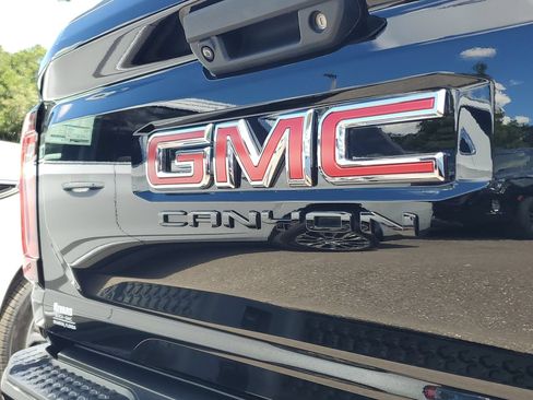 Used 2025 GMC Canyon AT4 w/ Nightfall Edition AWD/4WD image 6