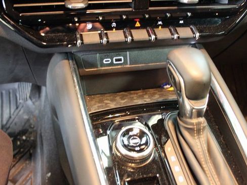 Used 2024 GMC Canyon AT4 image 14