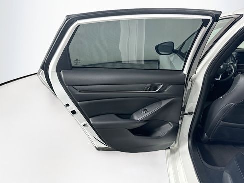 Used 2018 Honda Accord Sport image 25