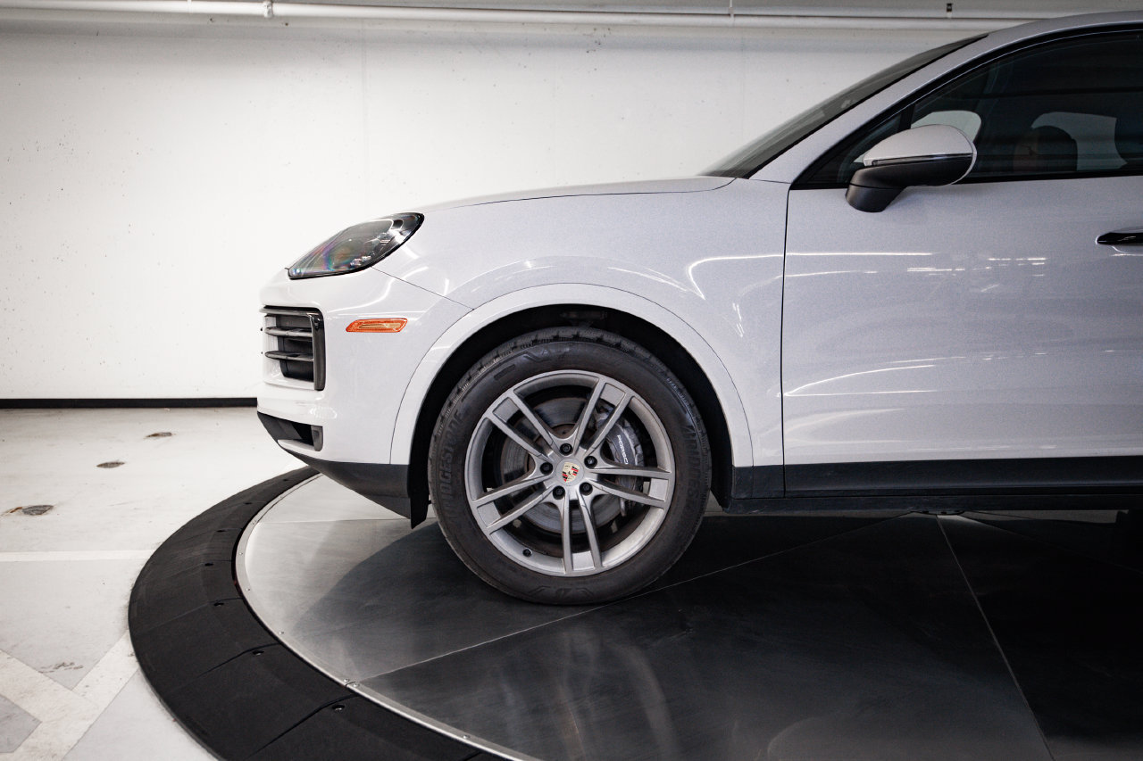 Certified 2024 Porsche Cayenne Coupe AWD/4WD image 11