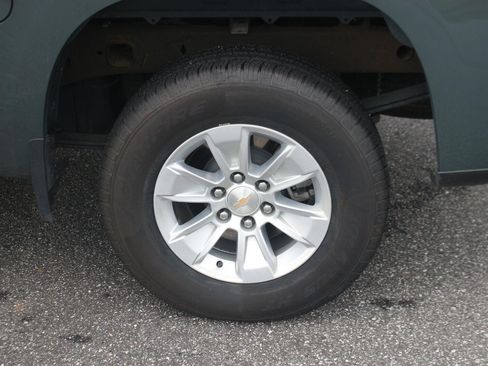 Used 2025 Chevrolet Silverado 1500 LT AWD/4WD image 39