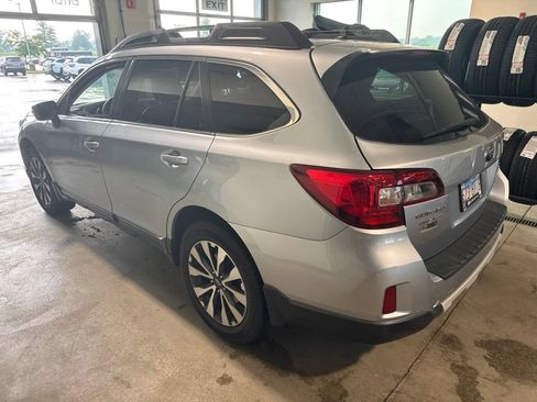 Used 2015 Subaru Outback 2.5i Limited w/ Popular Package #4 AWD/4WD image 4