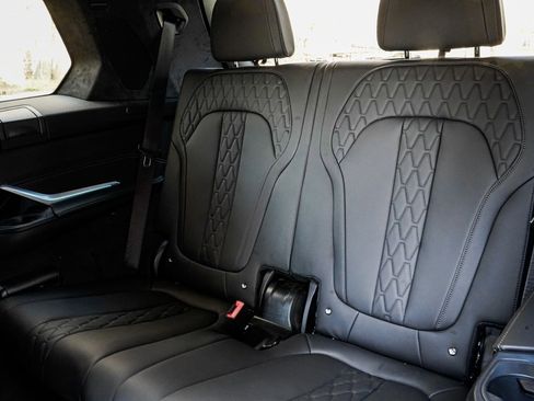 Certified 2025 BMW X7 M60i image 22