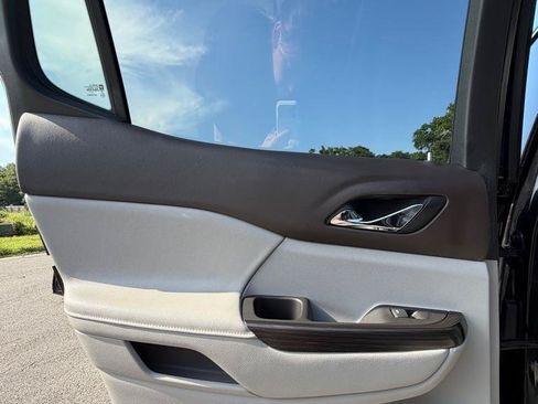 Used 2019 GMC Acadia SLT FWD image 11