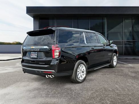 Used 2023 Chevrolet Suburban Premier w/ Advanced Technology Package AWD/4WD image 5