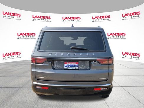 Used 2022 Jeep Wagoneer Series I AWD/4WD image 4