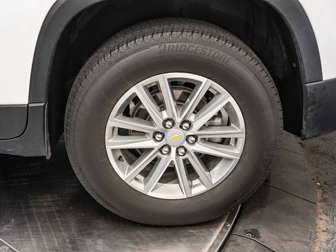 Used 2023 Chevrolet Traverse LT image 10