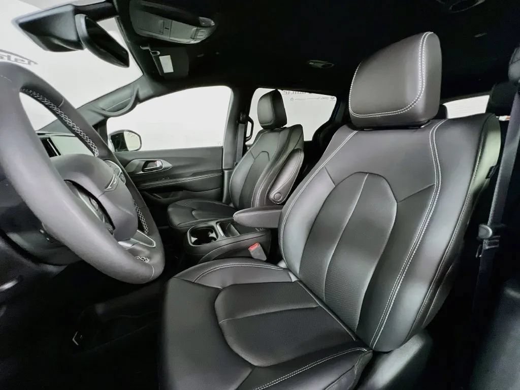 New 2027 Chrysler Pacifica Select FWD image 21