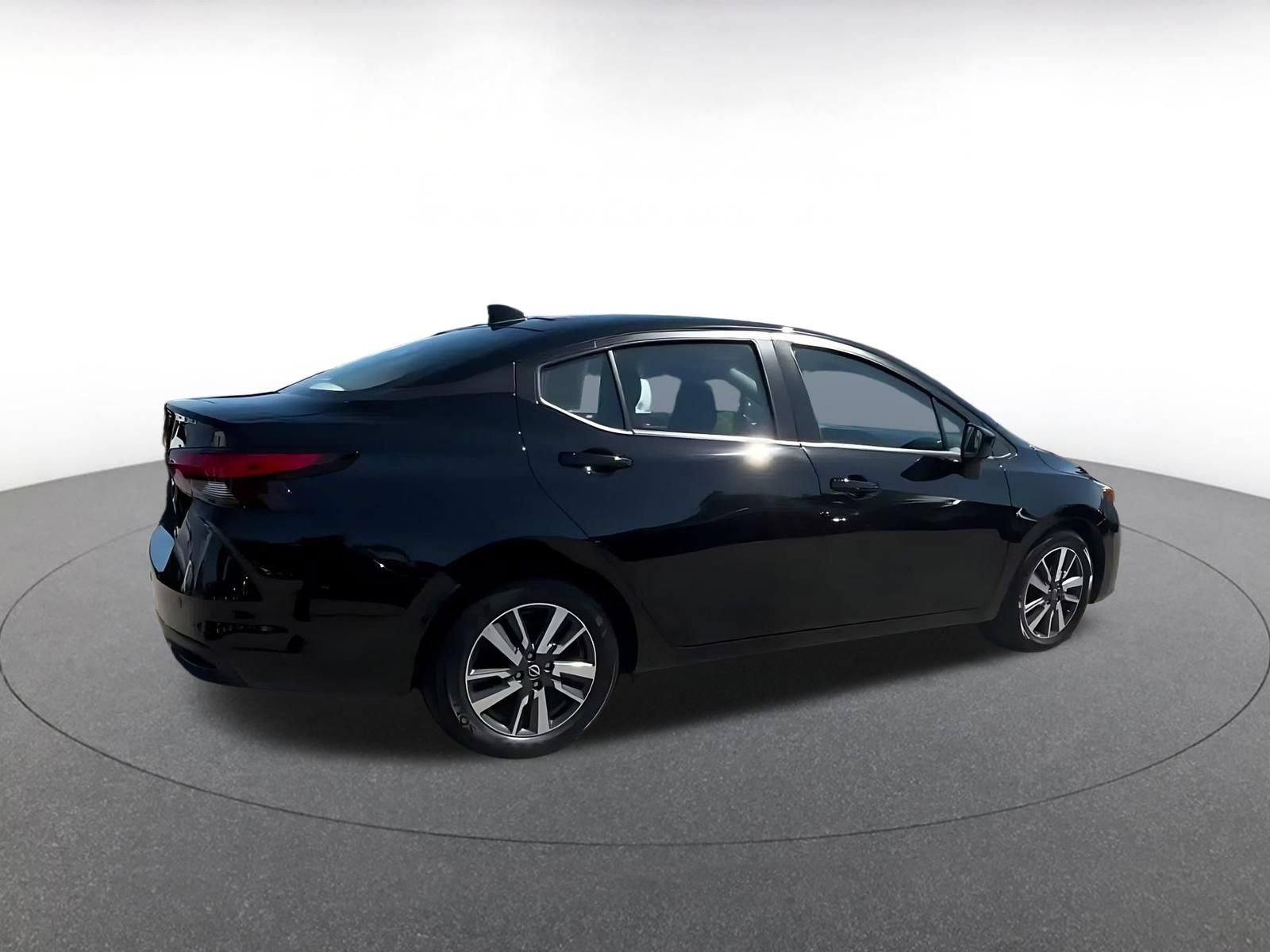 Used 2025 Nissan Versa SV FWD image 14