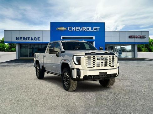 Used 2024 GMC Sierra 2500 Denali Ultimate image 1