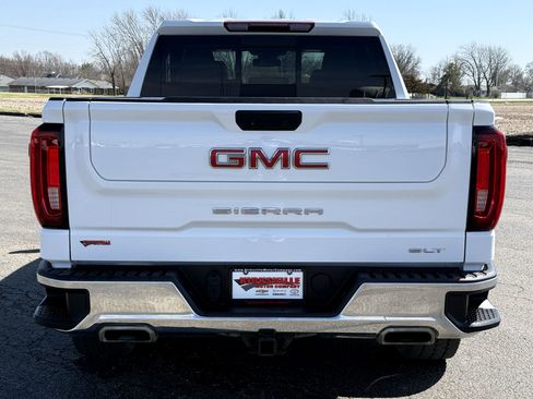 Used 2022 GMC Sierra 1500 SLT w/ SLT Convenience Package image 4