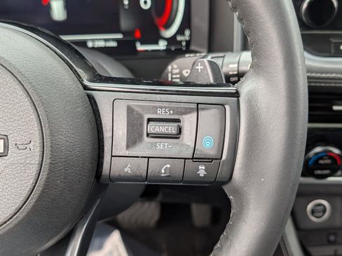 Used 2022 Nissan Rogue Platinum w/ Head-Up Display Package image 23