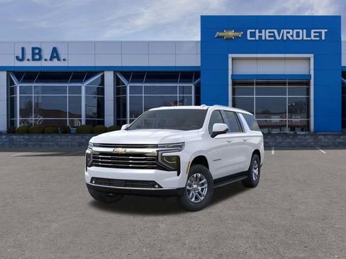 New 2026 Chevrolet Suburban LT w/ Comfort Package image 8