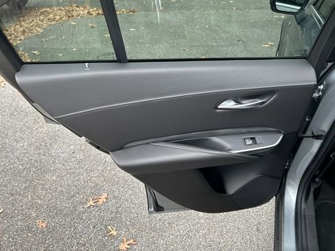 Used 2025 Cadillac XT4 Premium Luxury image 24