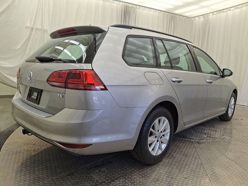 Used 2016 Volkswagen Golf S image 24