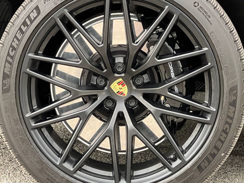 Certified 2024 Porsche Macan GTS w/ Premium Plus Package AWD/4WD image 14
