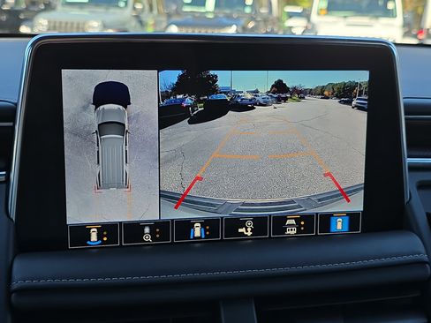 Used 2021 Chevrolet Tahoe Premier w/ Premium Package image 28