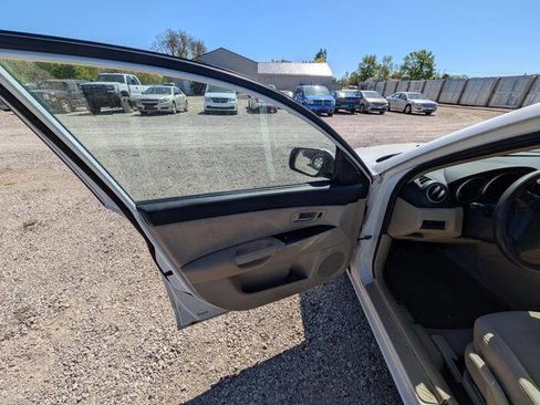 Used 2007 MAZDA MAZDA3 i Touring FWD image 22