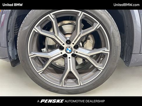 Used 2021 BMW X5 sDrive40i w/ M Sport Package RWD image 2