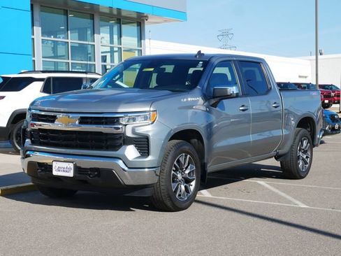 Used 2023 Chevrolet Silverado 1500 LT AWD/4WD image 2