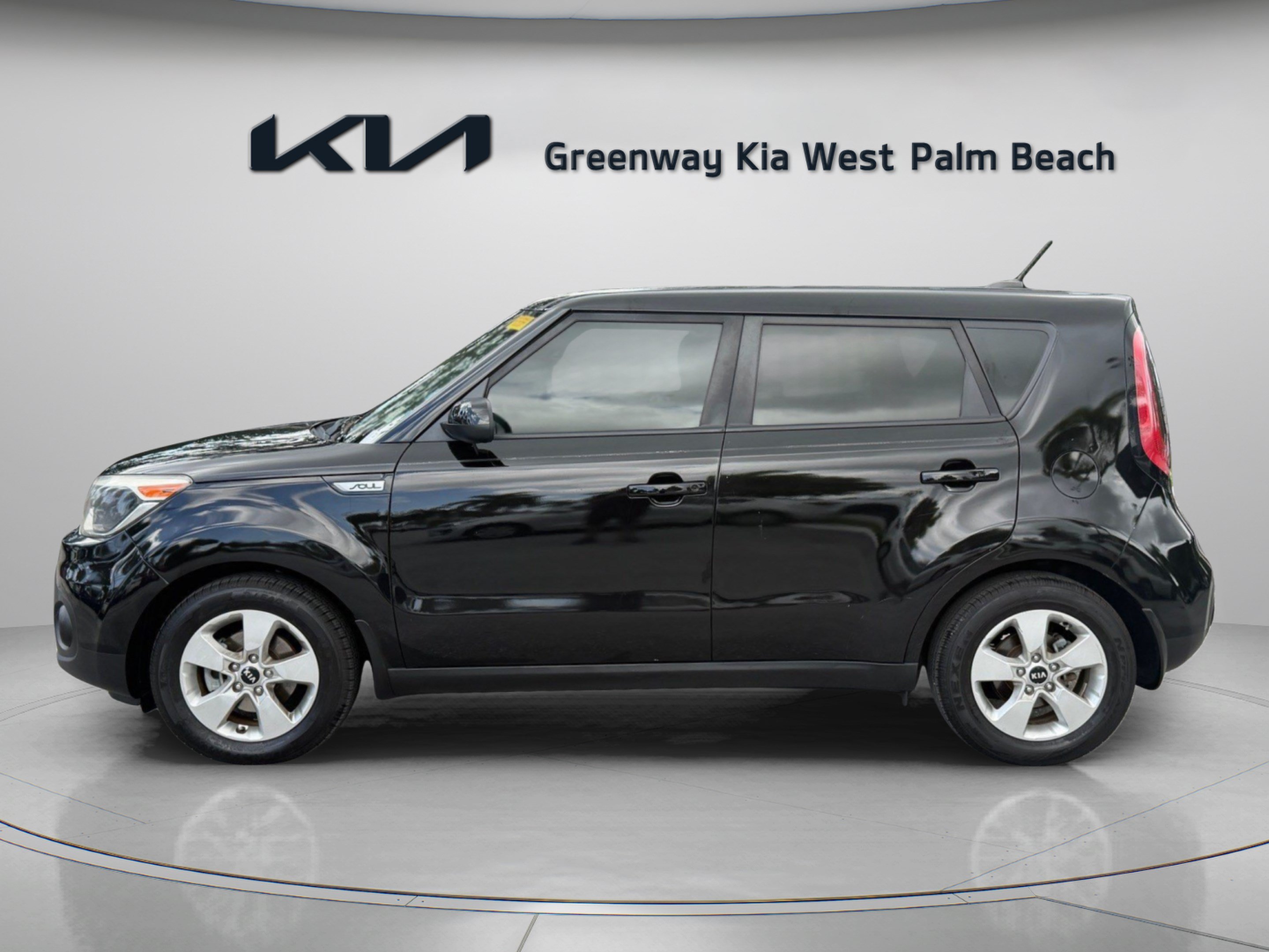 Used 2019 Kia Soul w/ Convenience Package FWD image 4