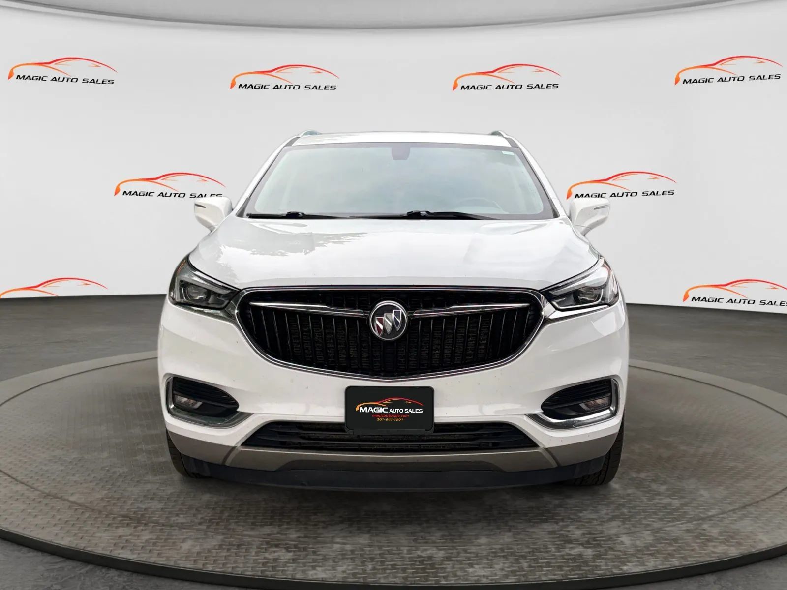 Used 2020 Buick Enclave Essence w/ Sound and Sites Package AWD/4WD image 3