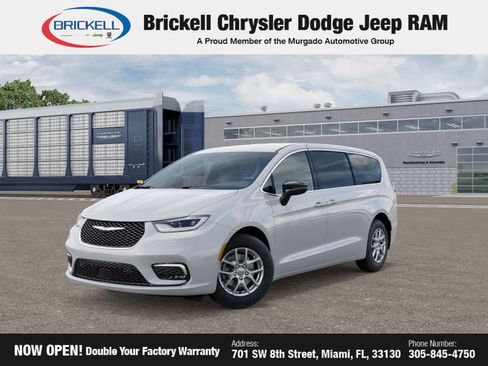 New 2026 Chrysler Pacifica Select image 1