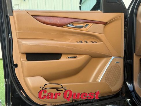 Used 2015 Cadillac Escalade ESV Platinum image 11