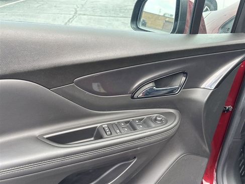 Used 2022 Buick Encore Preferred AWD/4WD image 22