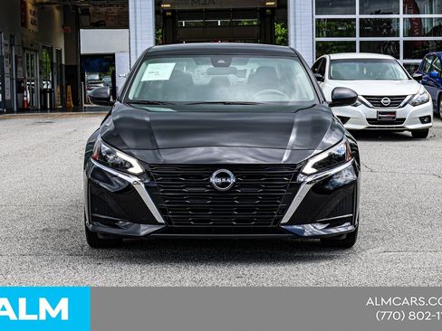 Used 2024 Nissan Altima 2.5 S FWD image 11
