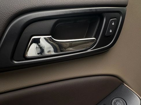 Used 2019 Chevrolet Tahoe LT RWD image 40