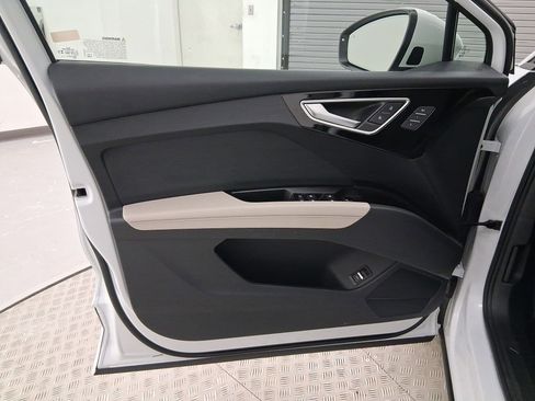 Used 2023 Audi Q4 e-tron Prestige image 19