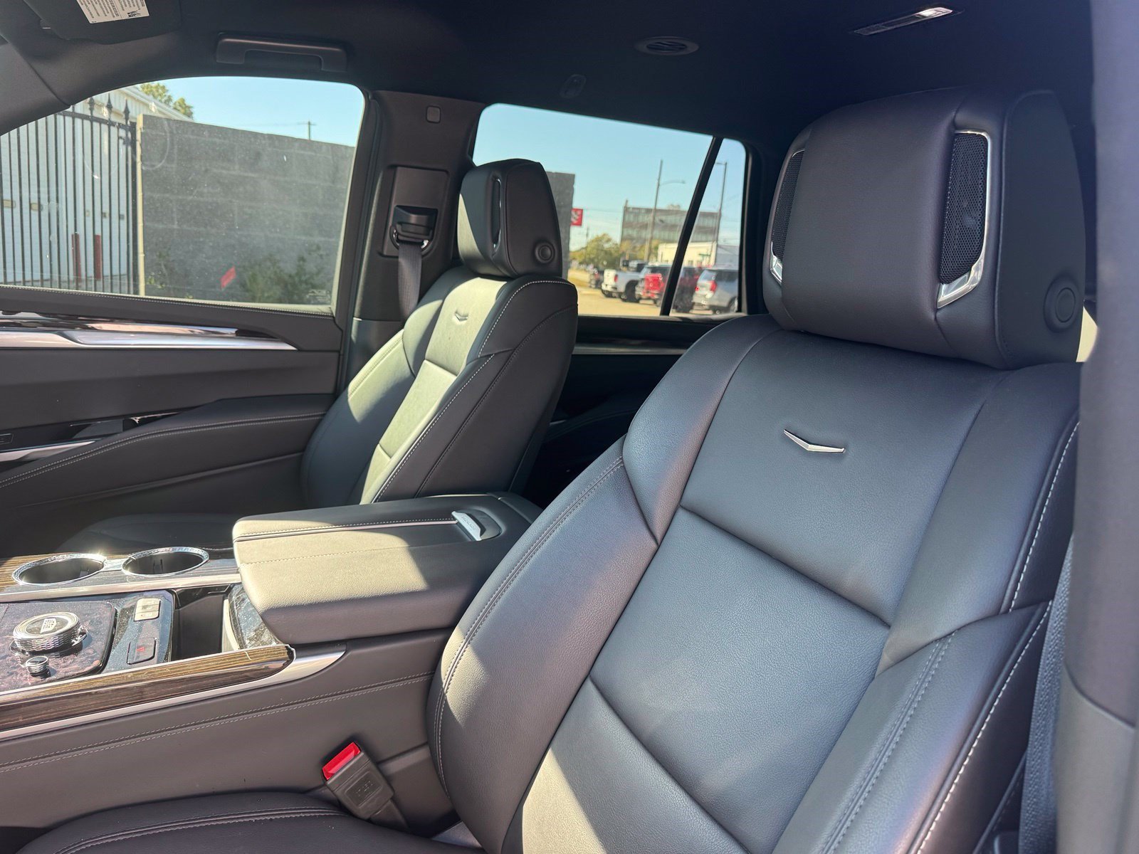 Certified 2025 Cadillac Escalade Luxury RWD image 18