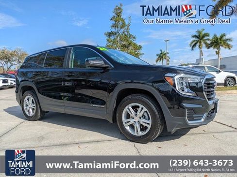 Used 2024 GMC Terrain SLE image 1
