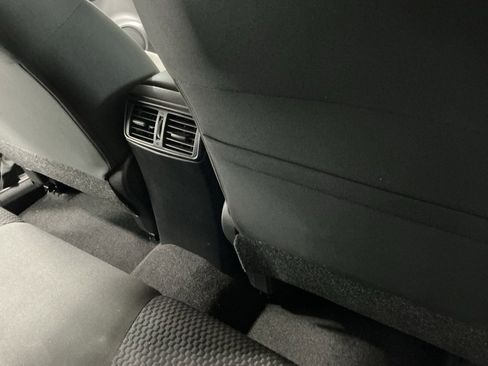 Used 2021 Nissan Rogue Sport S image 4