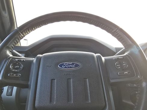 Used 2015 Ford F250 Lariat w/ Lariat Interior Package image 20