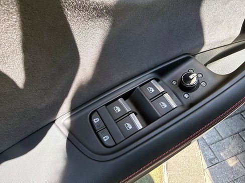 Used 2024 Audi RS Q8 AWD/4WD image 19
