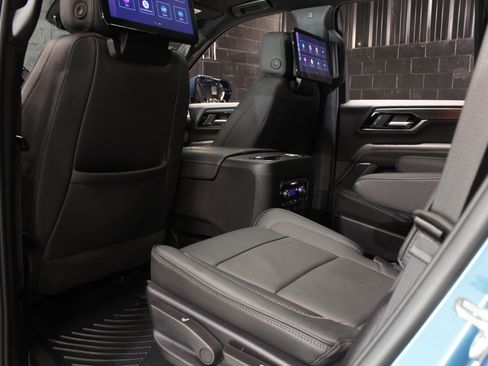 Used 2025 GMC Yukon Denali w/ Denali Reserve Package AWD/4WD image 45