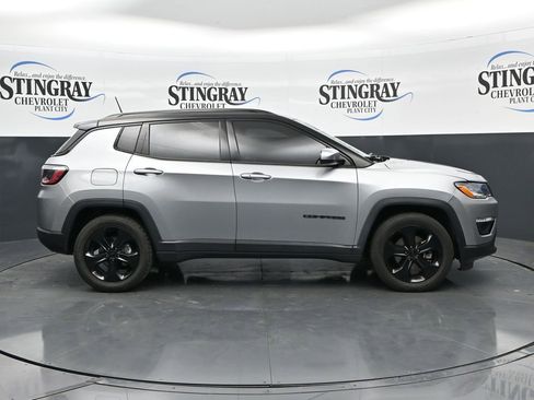 Used 2021 Jeep Compass Latitude FWD image 8